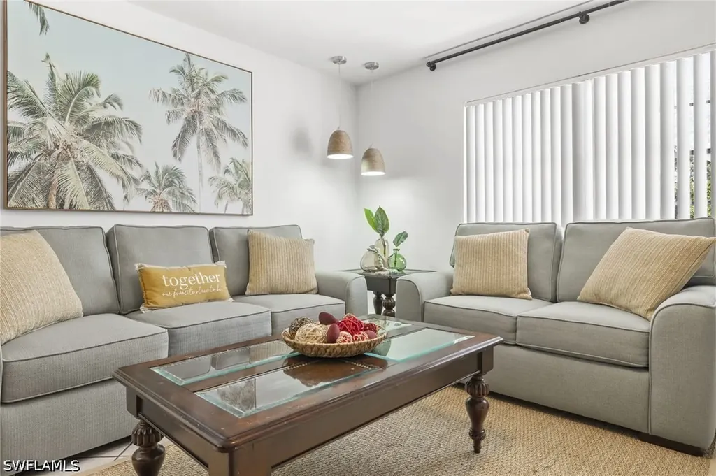 742 111th Avenue N Naples FL 34108