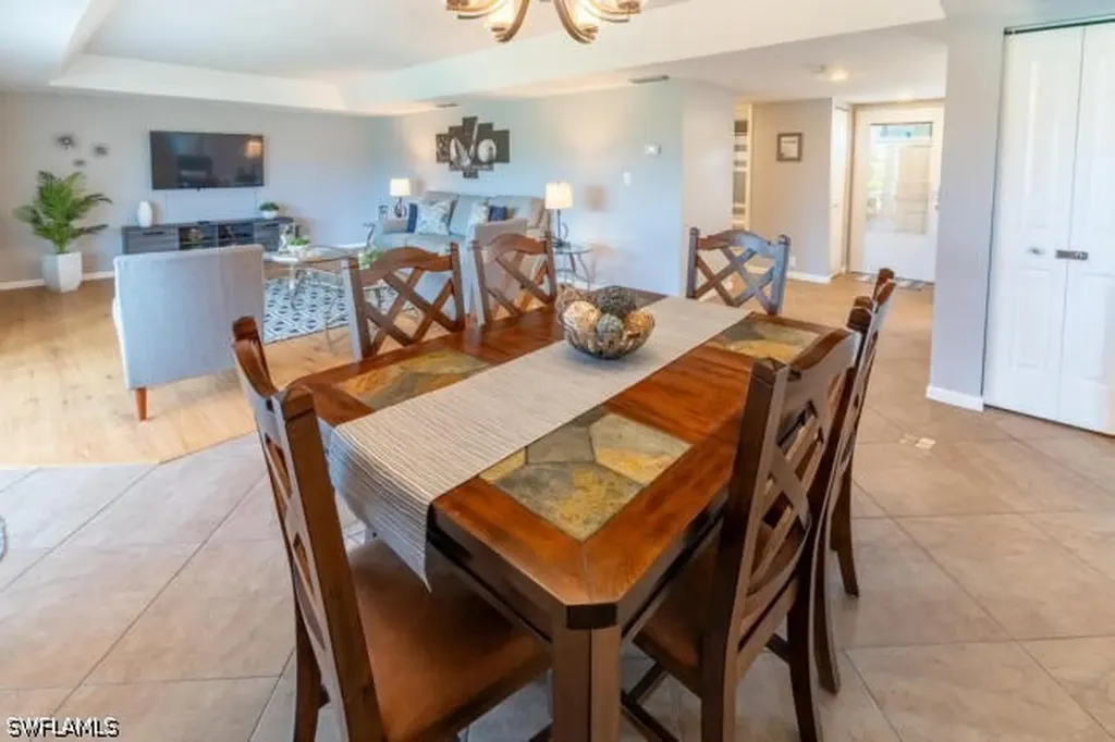581 Teryl Road Naples FL 34112