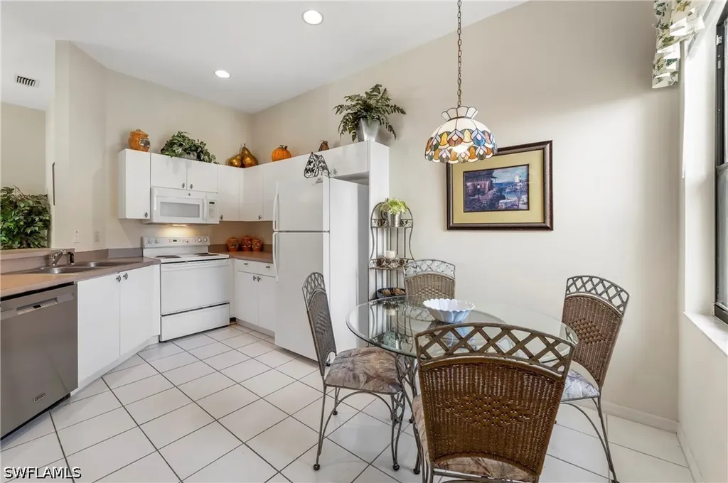 166 Vintage Circle Naples FL 34119