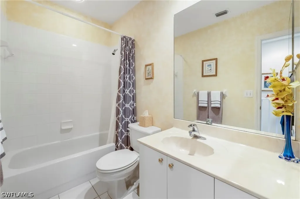 166 Vintage Circle Naples FL 34119