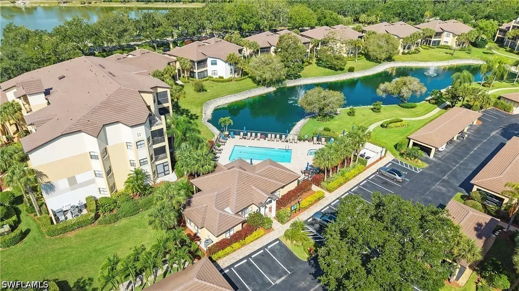 166 Vintage Circle Naples FL 34119