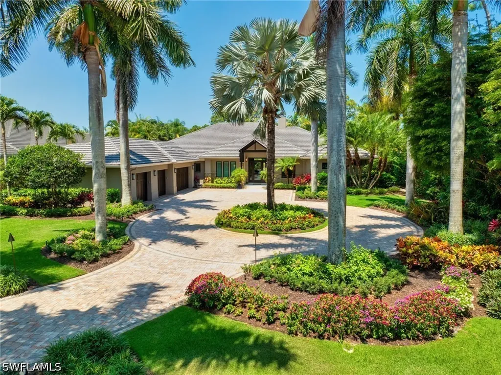 384 Edgemere Way E Naples FL 34105