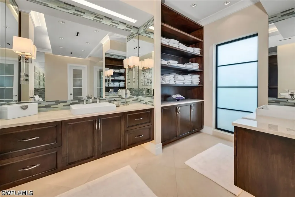 384 Edgemere Way E Naples FL 34105