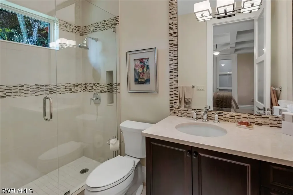 384 Edgemere Way E Naples FL 34105