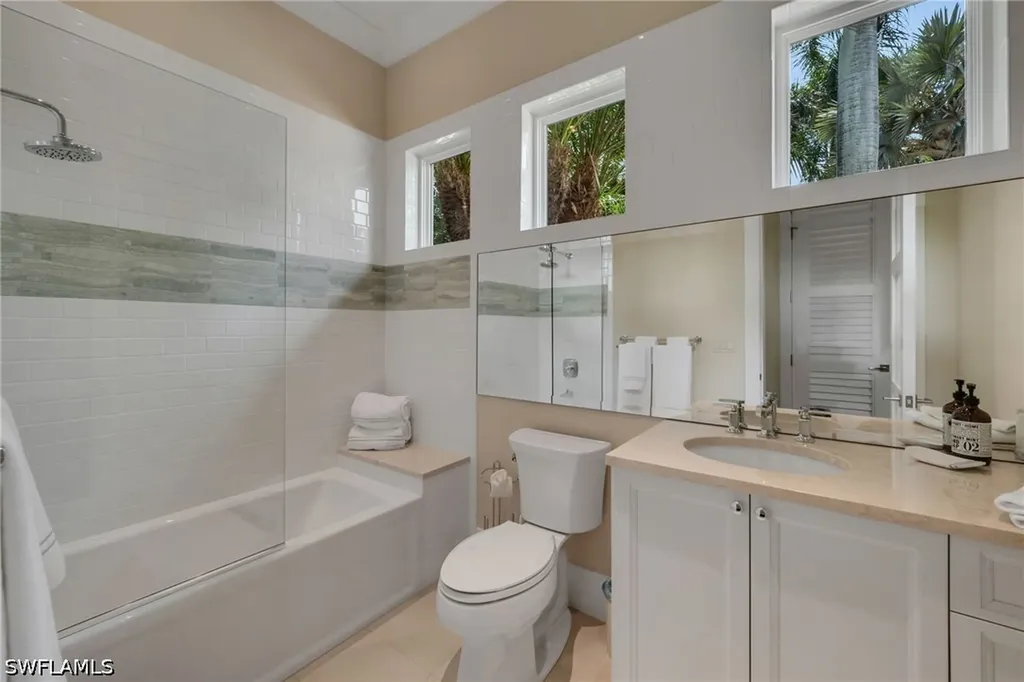 384 Edgemere Way E Naples FL 34105