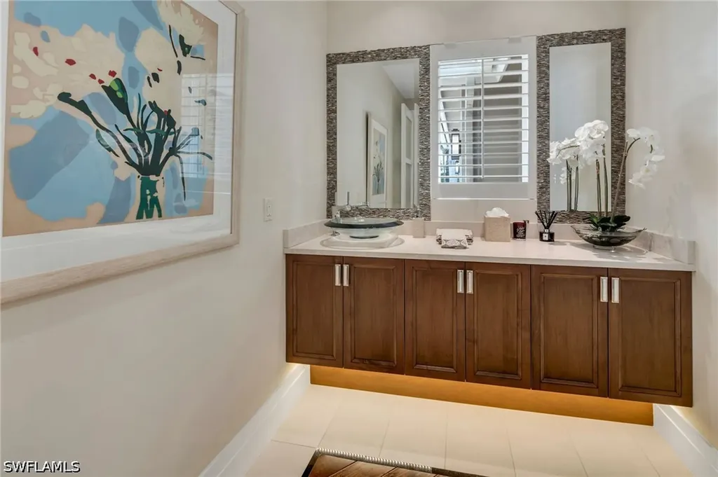384 Edgemere Way E Naples FL 34105