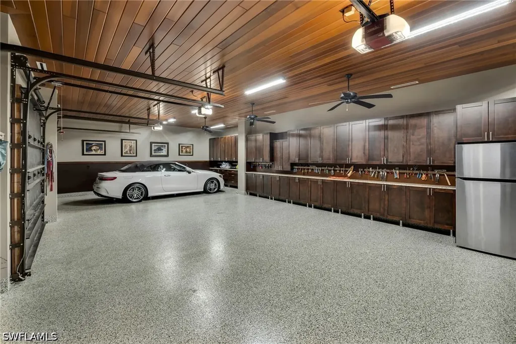384 Edgemere Way E Naples FL 34105