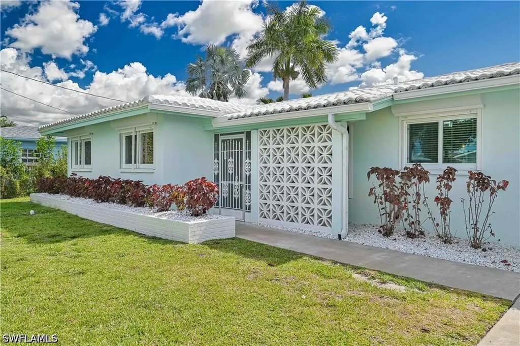 3013 SE 17th Place Cape Coral FL 33904