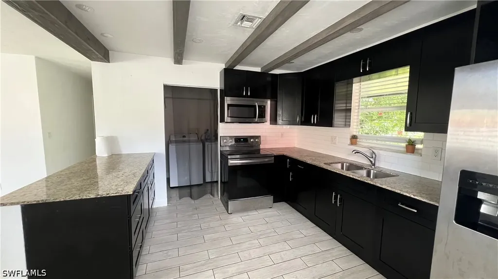 5374 Warren Street Naples FL 34113