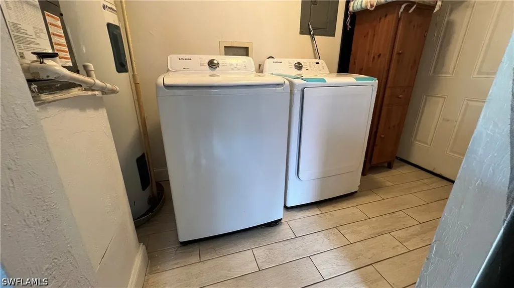 5374 Warren Street Naples FL 34113