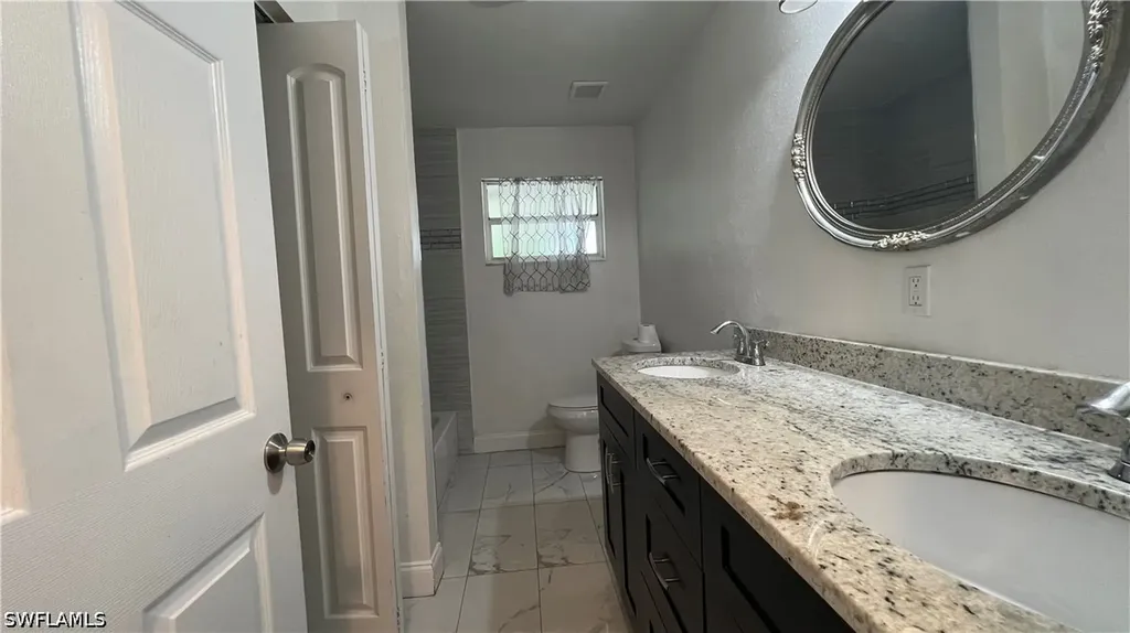 5374 Warren Street Naples FL 34113