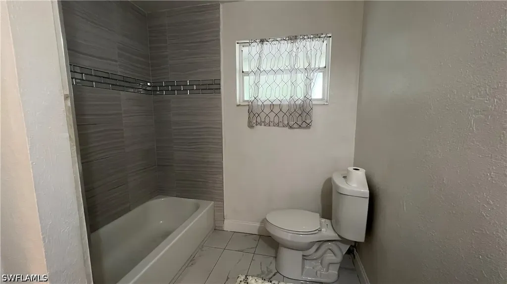 5374 Warren Street Naples FL 34113