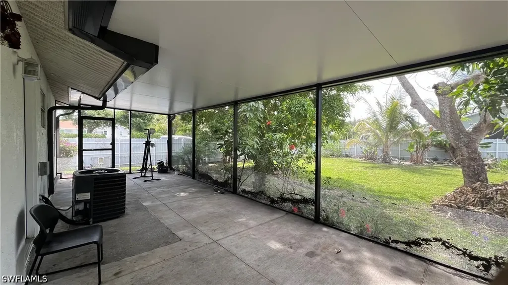 5374 Warren Street Naples FL 34113