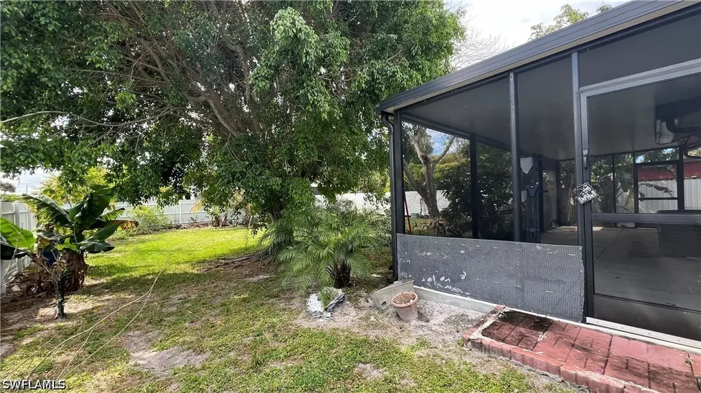 5374 Warren Street Naples FL 34113