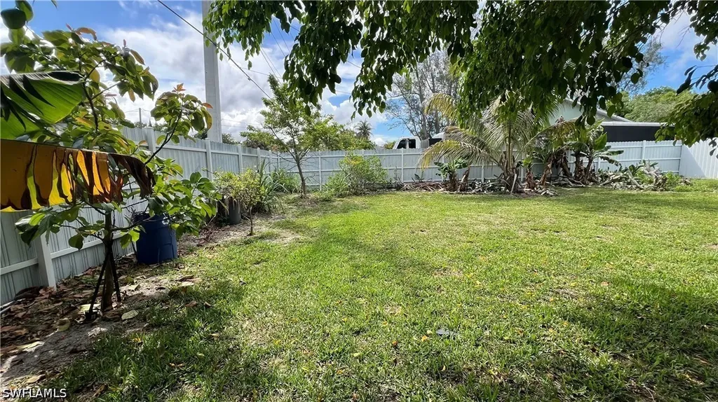 5374 Warren Street Naples FL 34113