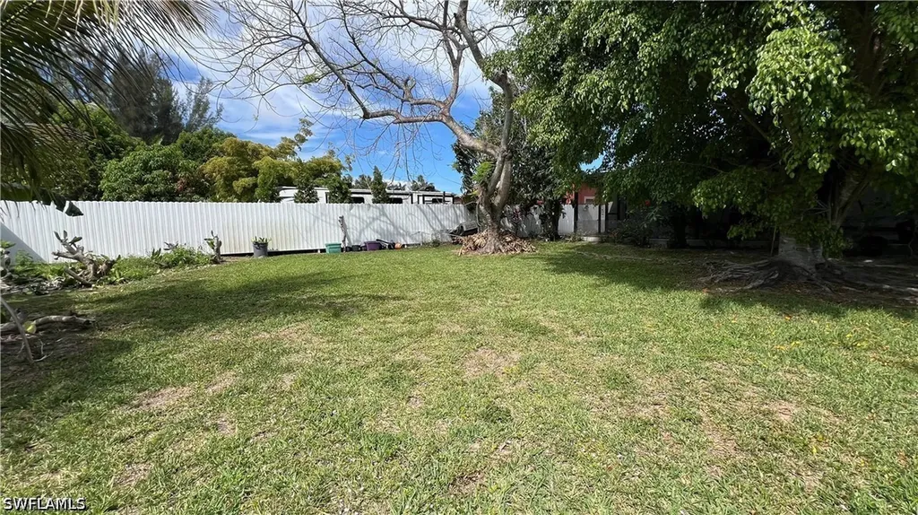 5374 Warren Street Naples FL 34113