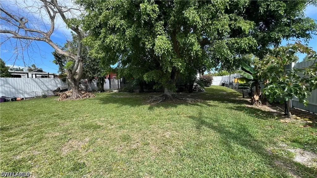 5374 Warren Street Naples FL 34113