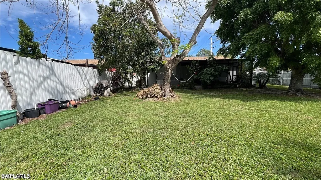 5374 Warren Street Naples FL 34113