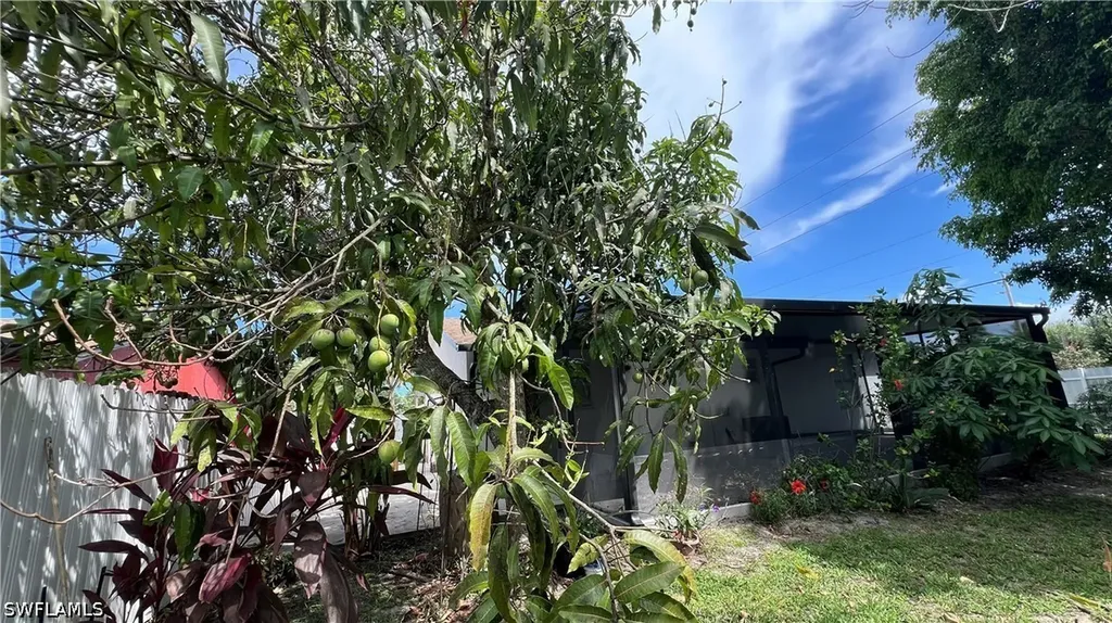 5374 Warren Street Naples FL 34113