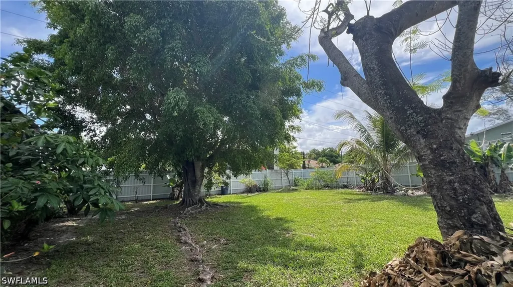 5374 Warren Street Naples FL 34113