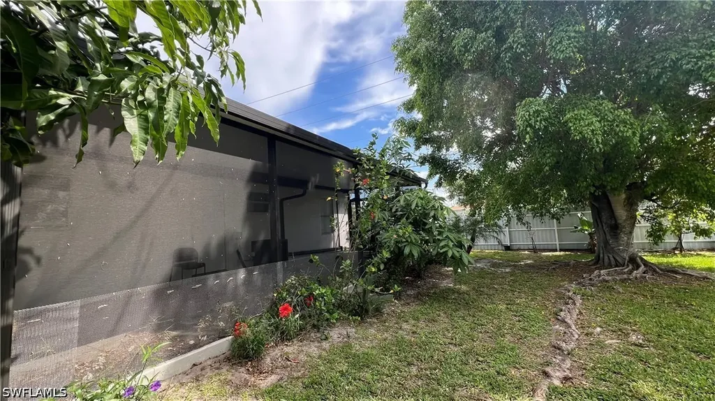 5374 Warren Street Naples FL 34113