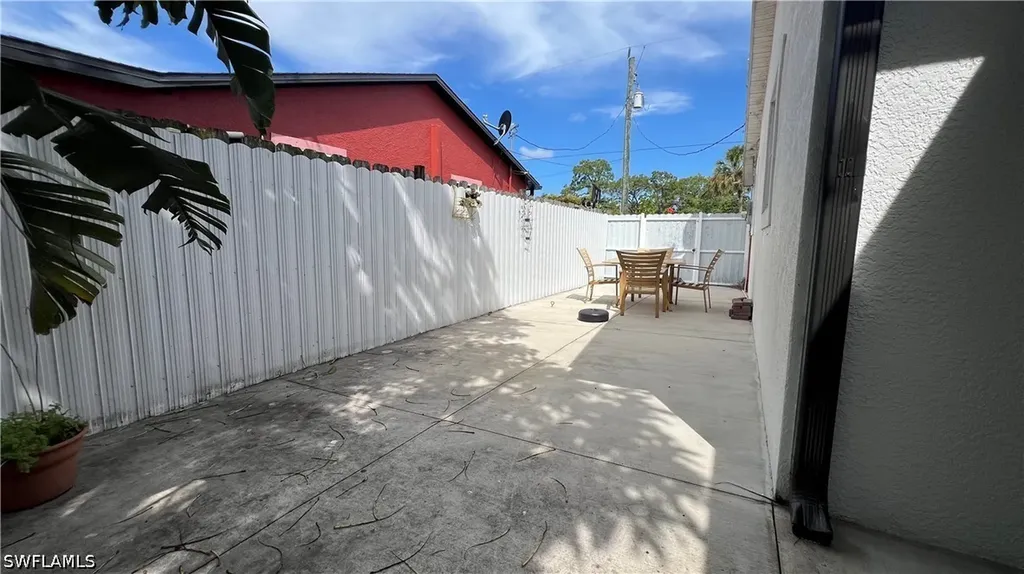 5374 Warren Street Naples FL 34113