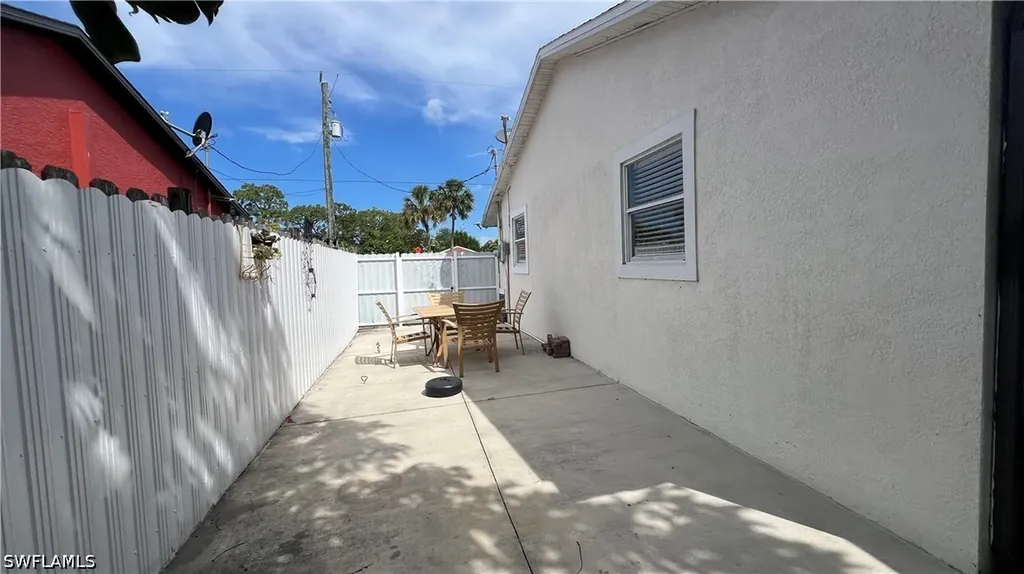 5374 Warren Street Naples FL 34113