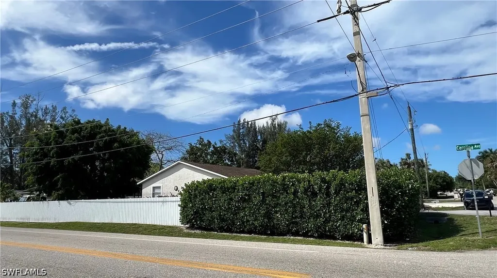 5374 Warren Street Naples FL 34113