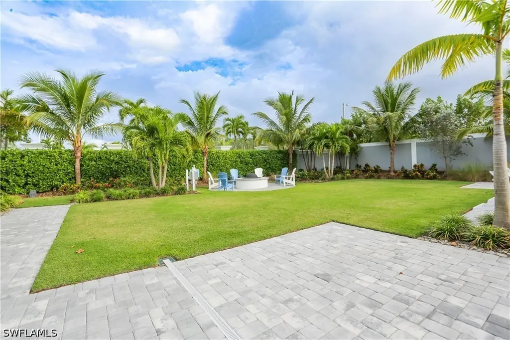 2626 Seychelles Circle Naples FL 34112