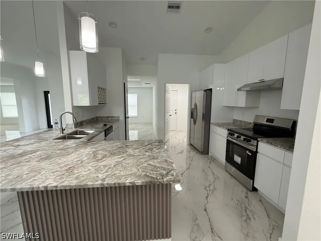 2804 46th Street SW Lehigh Acres FL 33976