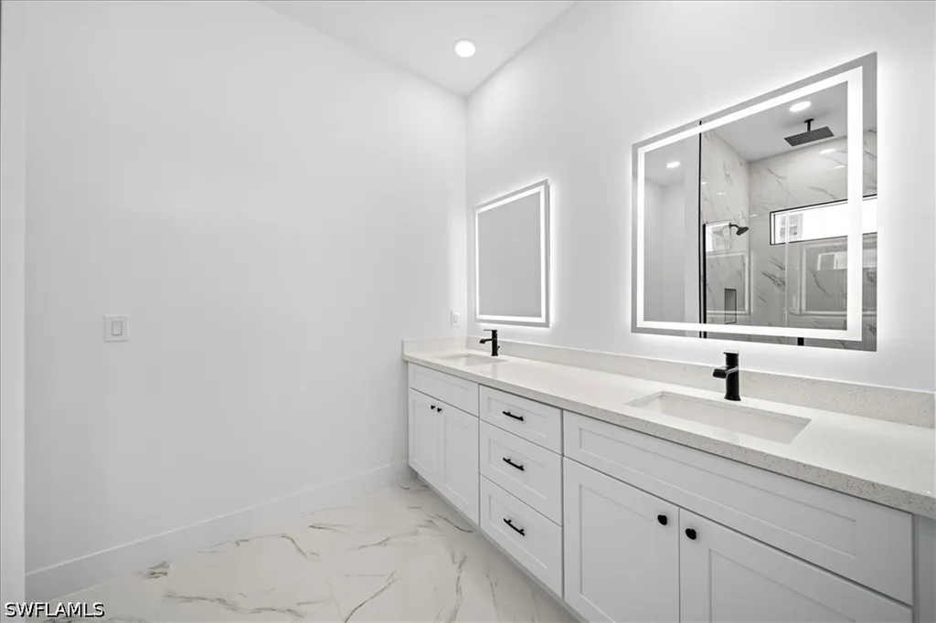 2220 NE 9th Place Cape Coral FL 33909