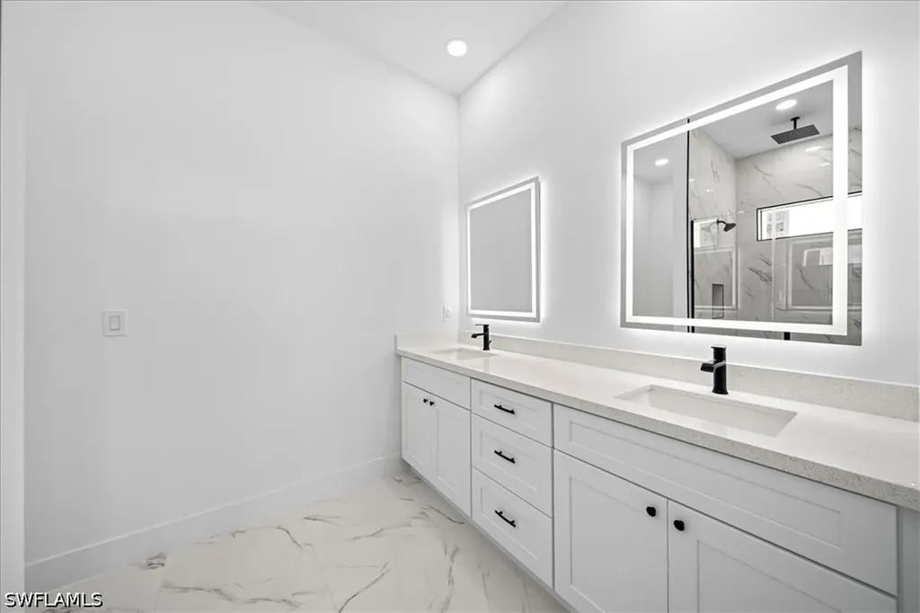 2220 NE 9th Place Cape Coral FL 33909