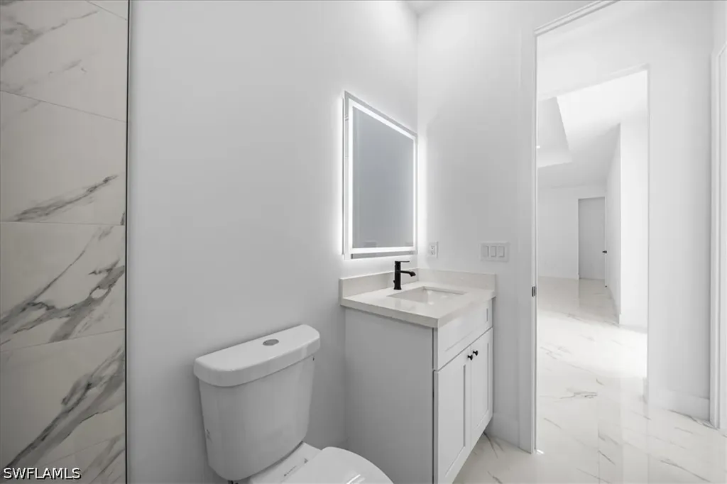 2220 NE 9th Place Cape Coral FL 33909