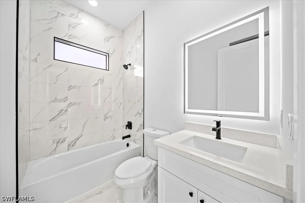 2220 NE 9th Place Cape Coral FL 33909