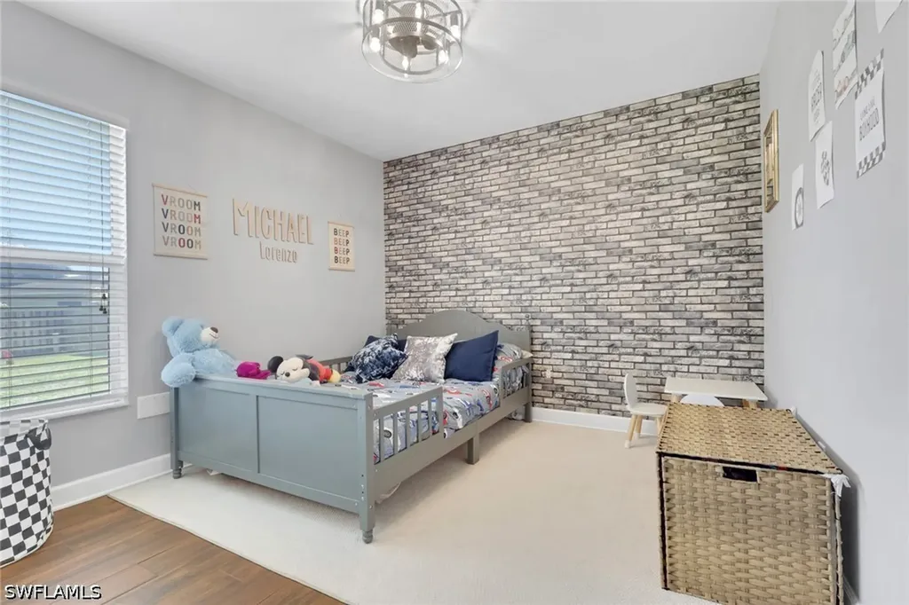 3300 Valencia Drive Naples FL 34120