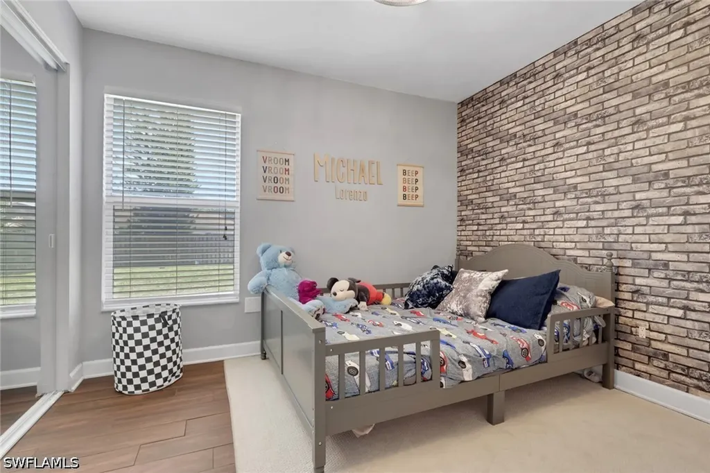 3300 Valencia Drive Naples FL 34120