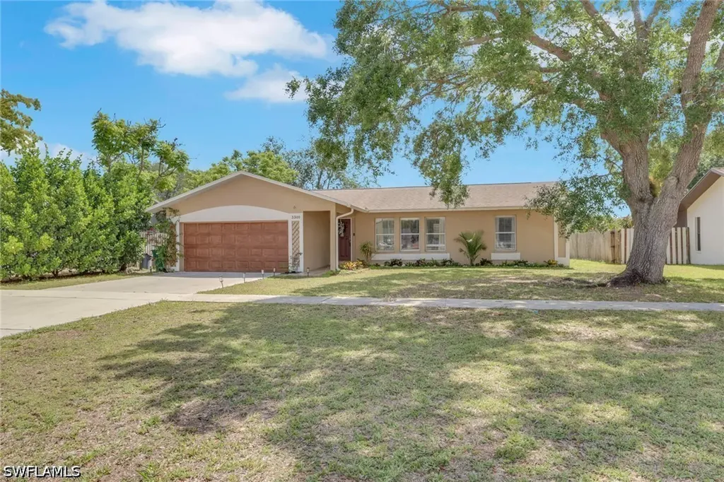 3300 Valencia Drive Naples FL 34120