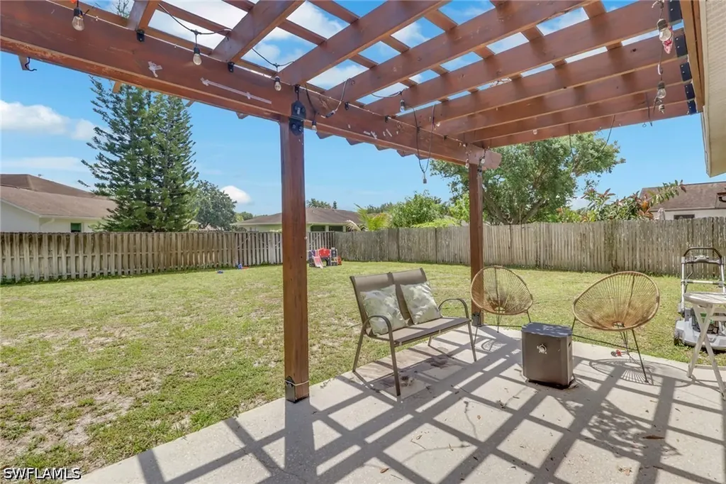 3300 Valencia Drive Naples FL 34120