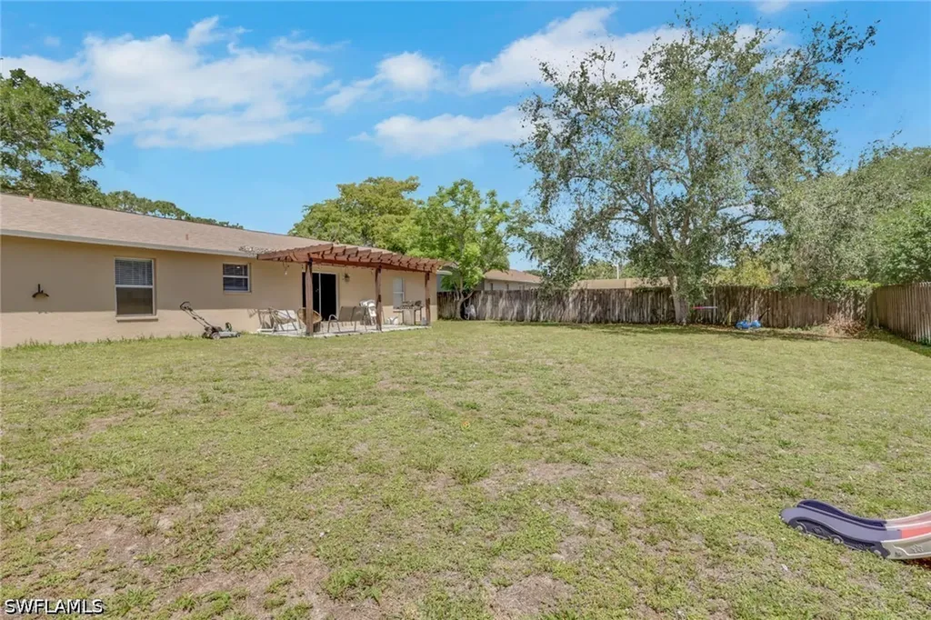 3300 Valencia Drive Naples FL 34120