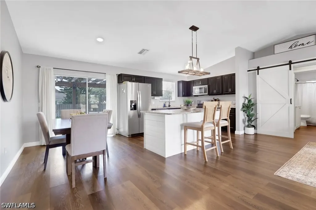 3300 Valencia Drive Naples FL 34120