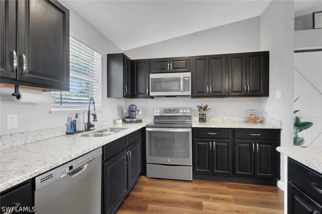 3300 Valencia Drive Naples FL 34120