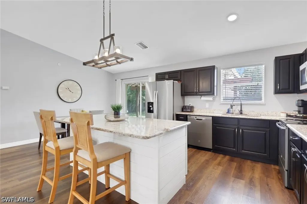 3300 Valencia Drive Naples FL 34120