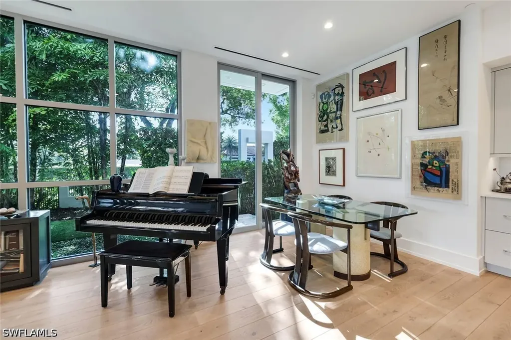 335 Banyan Boulevard Naples FL 34102