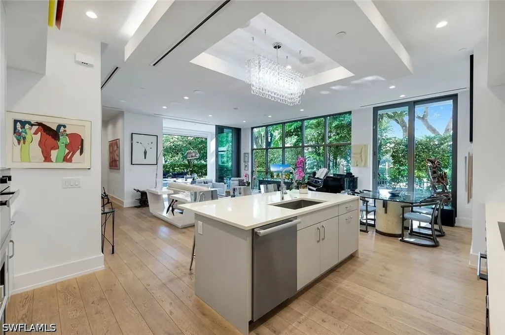335 Banyan Boulevard Naples FL 34102