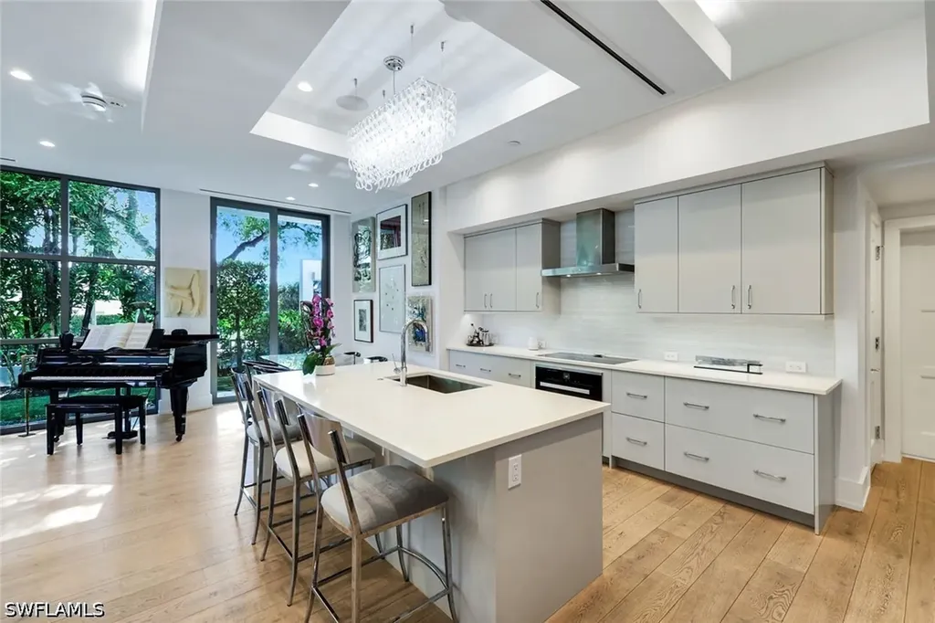 335 Banyan Boulevard Naples FL 34102