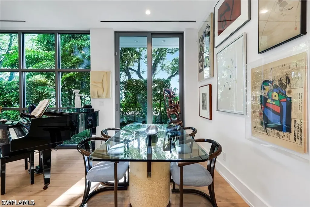 335 Banyan Boulevard Naples FL 34102