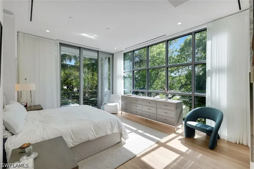 335 Banyan Boulevard Naples FL 34102