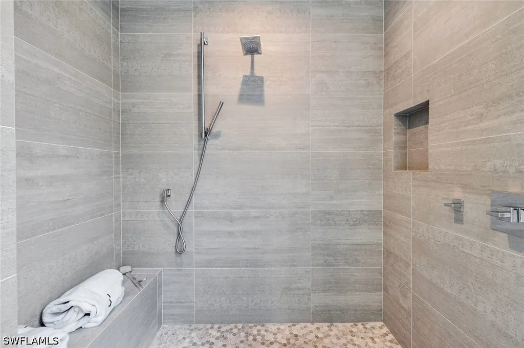 335 Banyan Boulevard Naples FL 34102