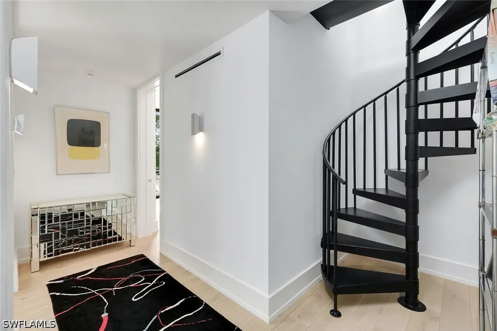335 Banyan Boulevard Naples FL 34102