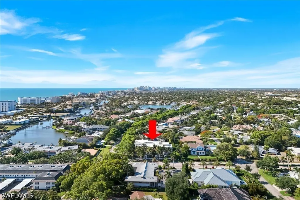335 Banyan Boulevard Naples FL 34102